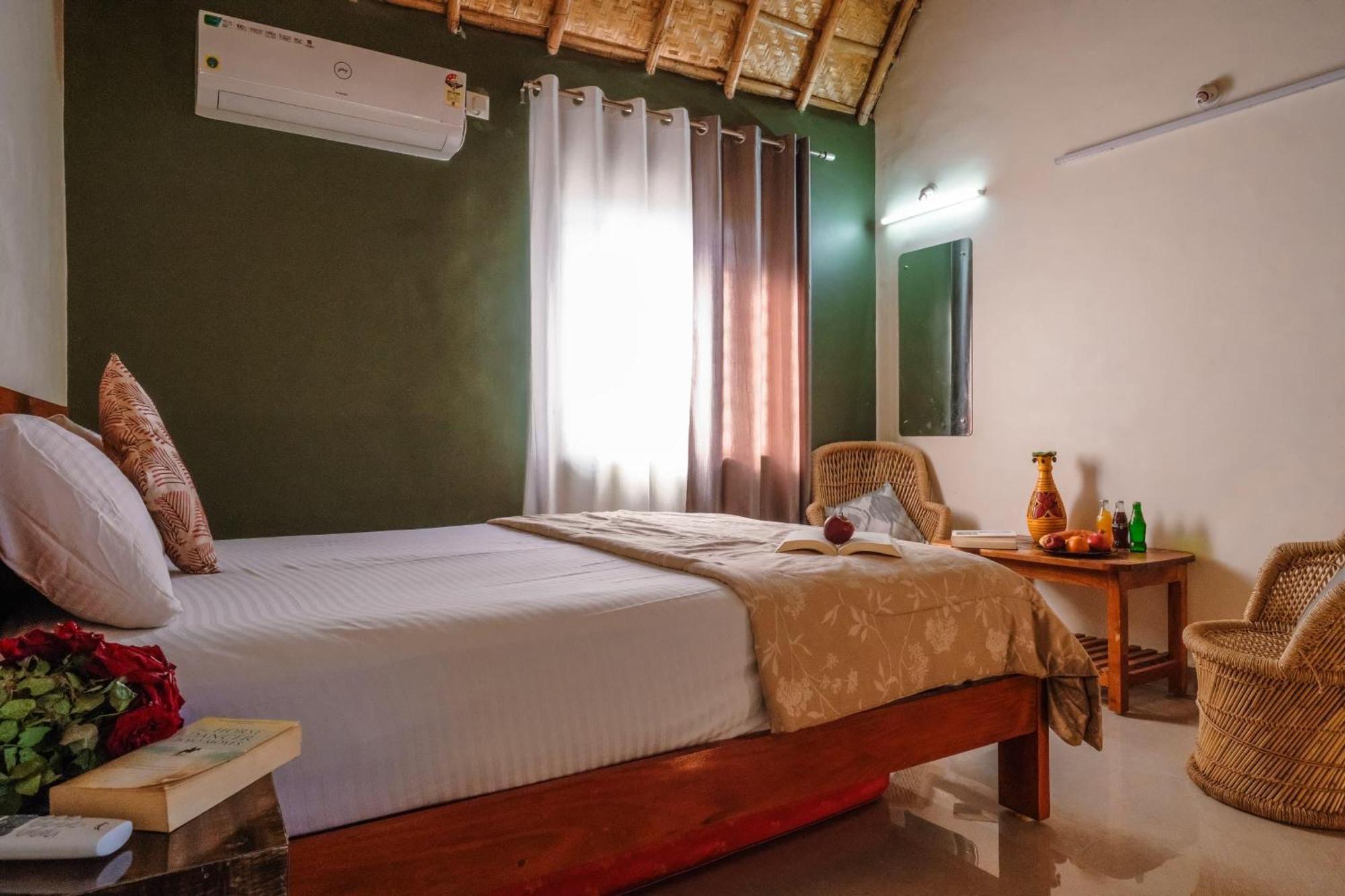 The Hideout Cottage And Restaurant Hampi Εξωτερικό φωτογραφία